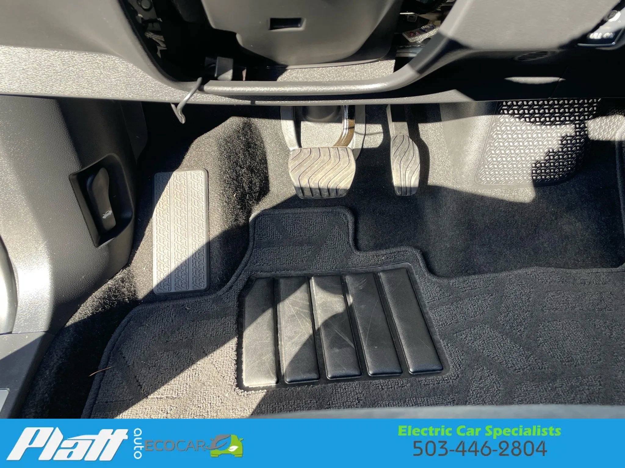 Used 2024 Nissan Ariya Engage e-4ORCE Sport Utility 4 image 23