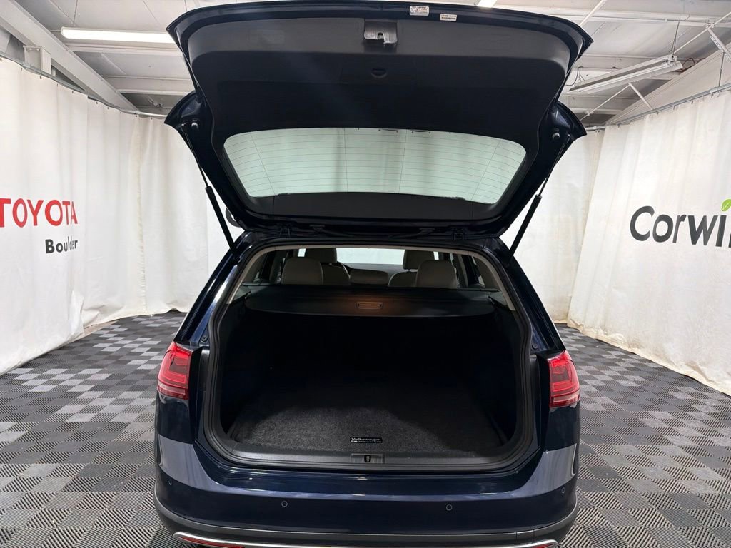 Used 2017 Volkswagen Golf Alltrack SE AWD/4WD image 17