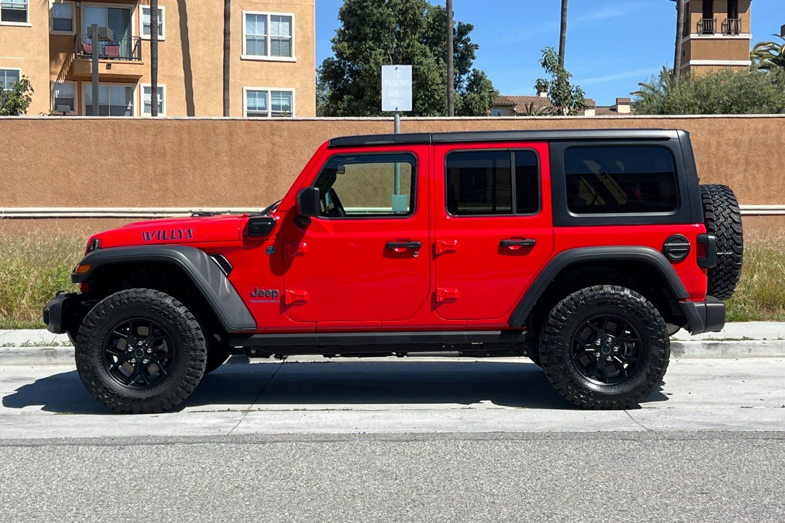 Used 2025 Jeep Wrangler Unlimited Sport S 4xe AWD/4WD image 7