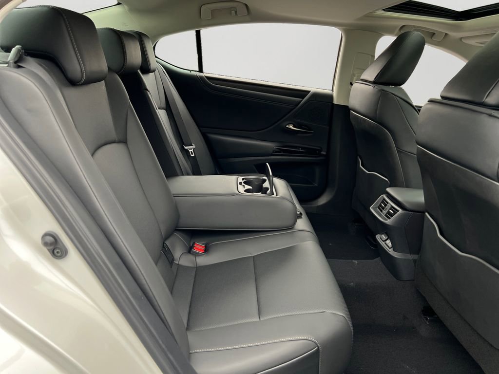 New 2025 Lexus ES 350 w/ Premium Package image 6