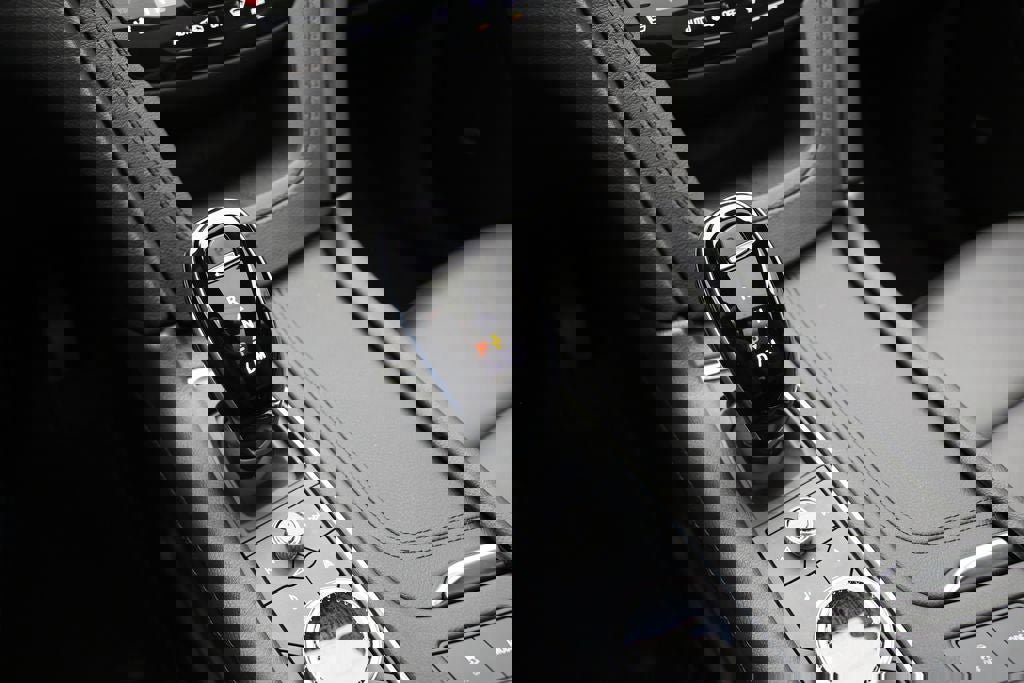 Used 2025 Cadillac XT6 Premium Luxury image 28