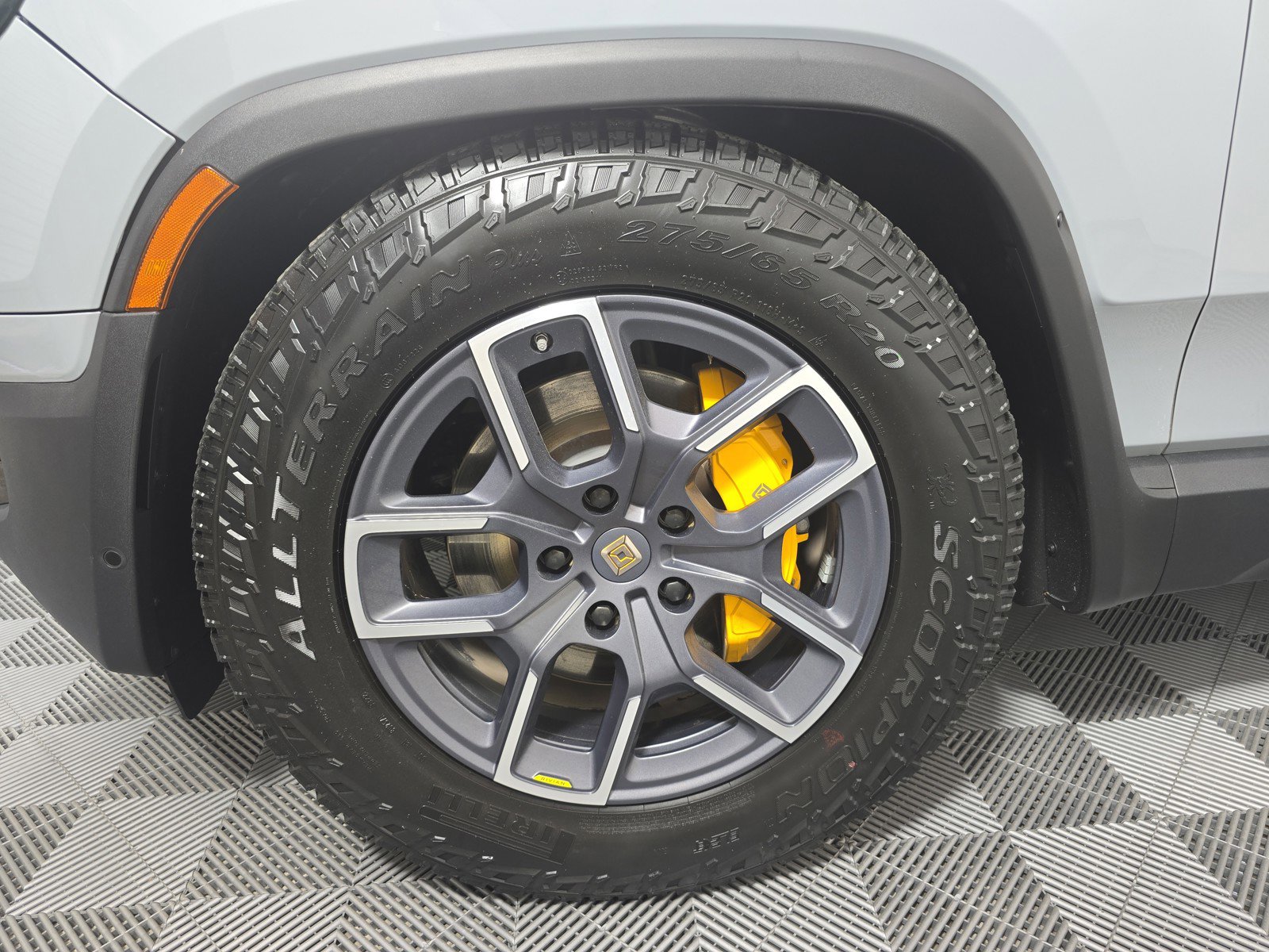 Used 2022 Rivian R1S Launch Edition AWD/4WD image 9