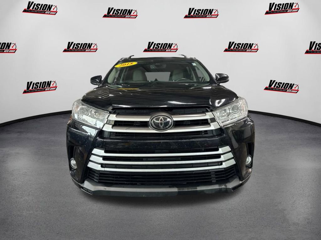 Used 2018 Toyota Highlander XLE image 2
