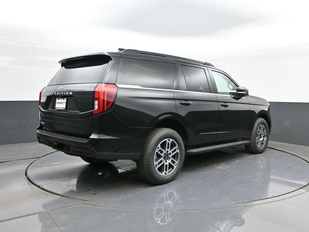New 2026 Ford Expedition Active image 11