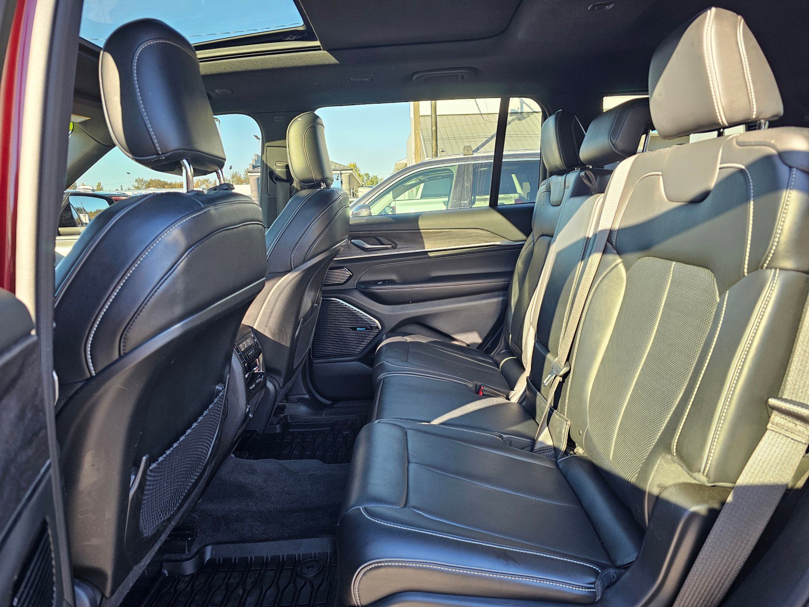 Used 2021 Jeep Grand Cherokee L Overland w/ MOPAR Finishing Package image 20