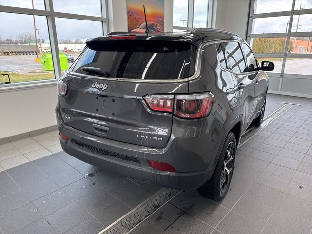 Used 2024 Jeep Compass Limited image 5