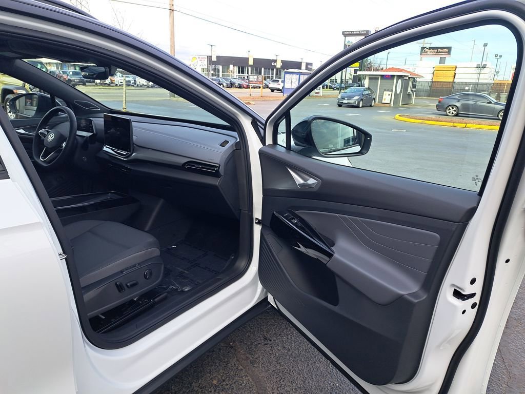 New 2026 Volkswagen ID.4 Pro S Plus image 17