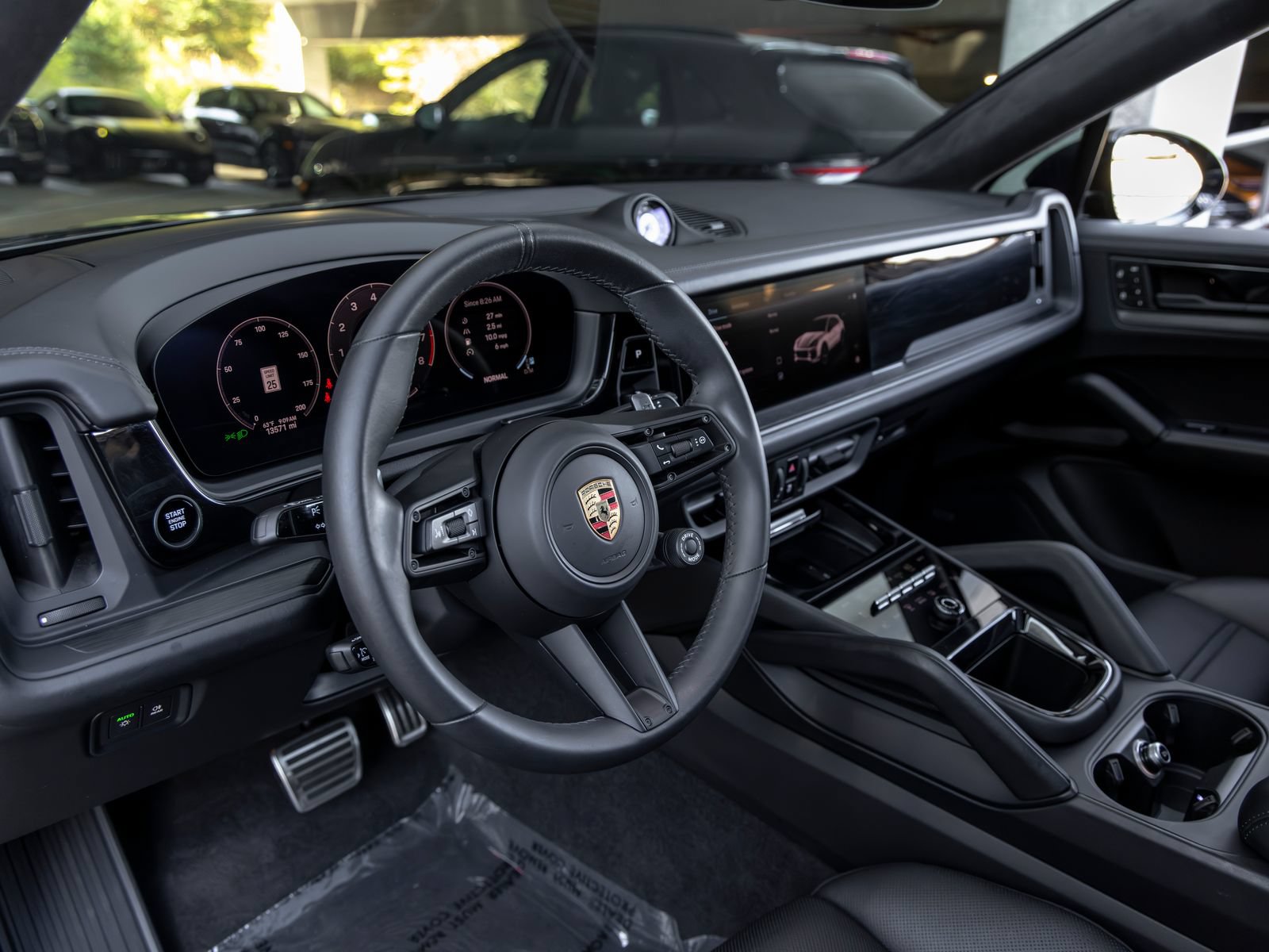 Certified 2025 Porsche Cayenne GTS AWD/4WD image 4
