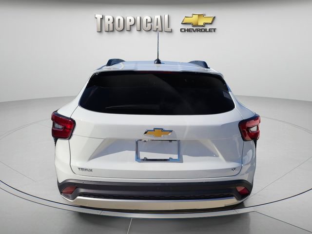 New 2026 Chevrolet Trax LT w/ Driver Confidence Package FWD image 3