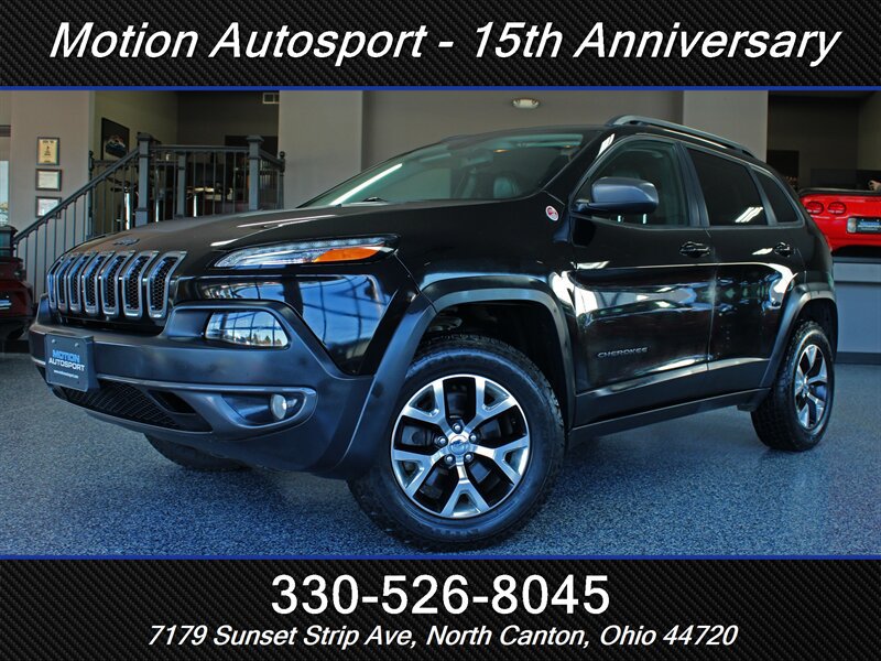 Used 2016 Jeep Cherokee Trailhawk AWD/4WD image 1