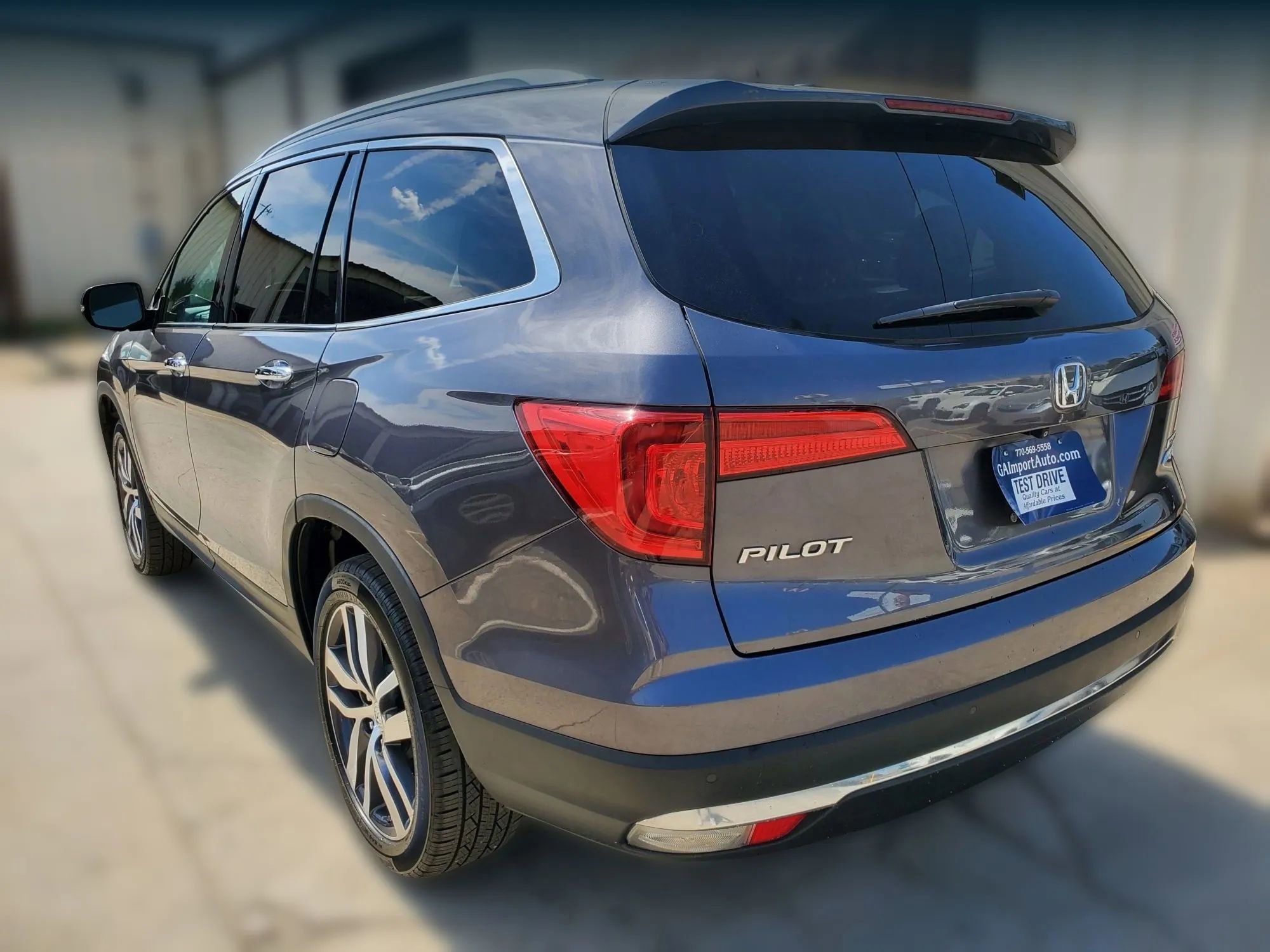 Used 2017 Honda Pilot Touring image 6