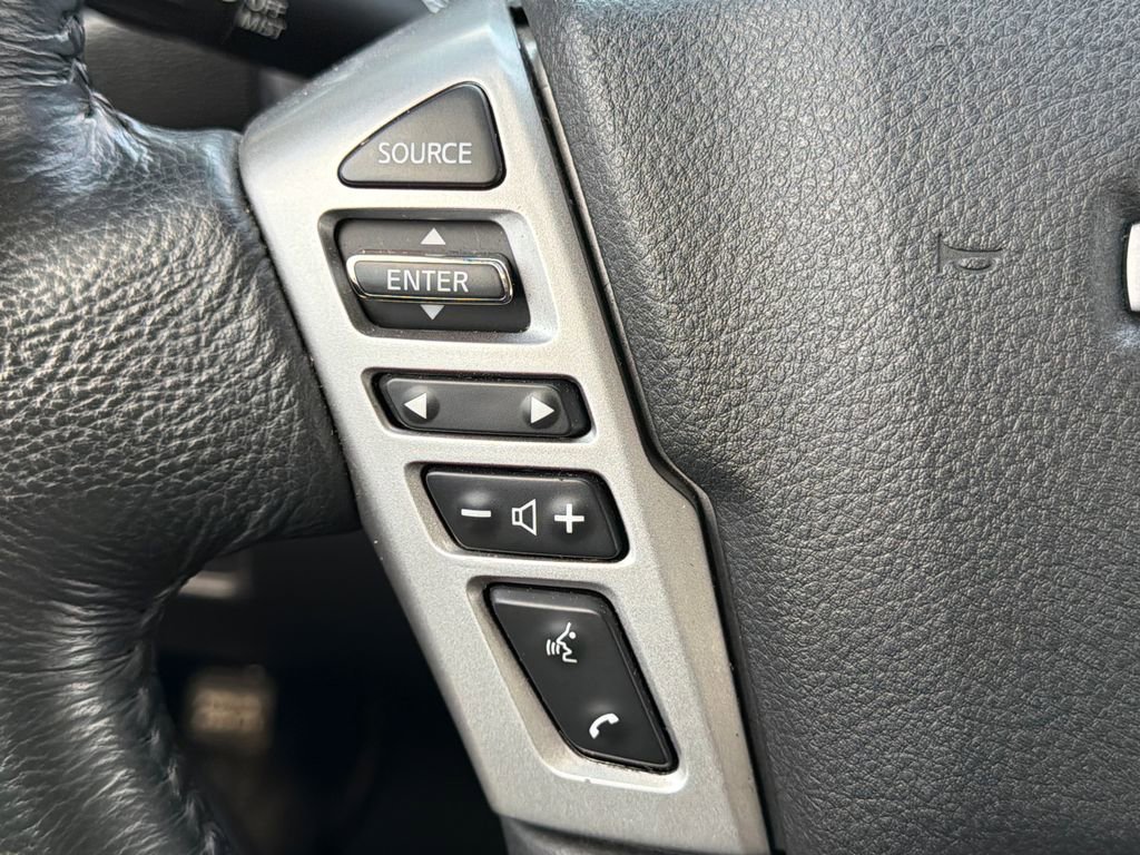 Used 2023 Nissan Titan SV w/ SV Convenience Package RWD image 25