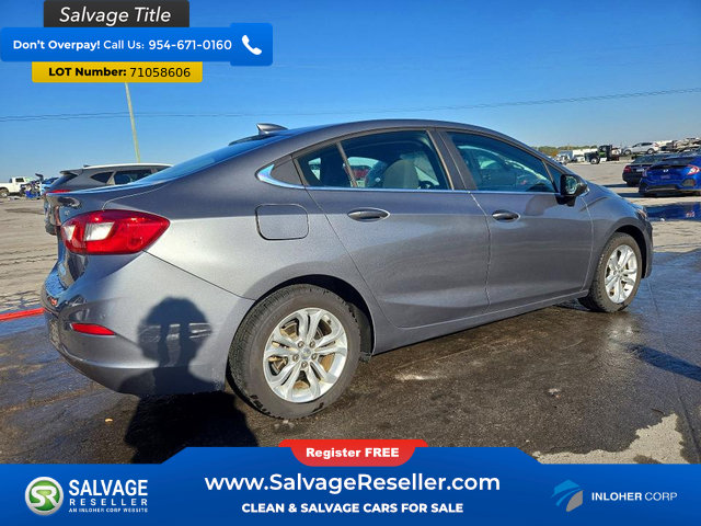 Used 2019 Chevrolet Cruze LT w/ Convenience Package FWD image 4