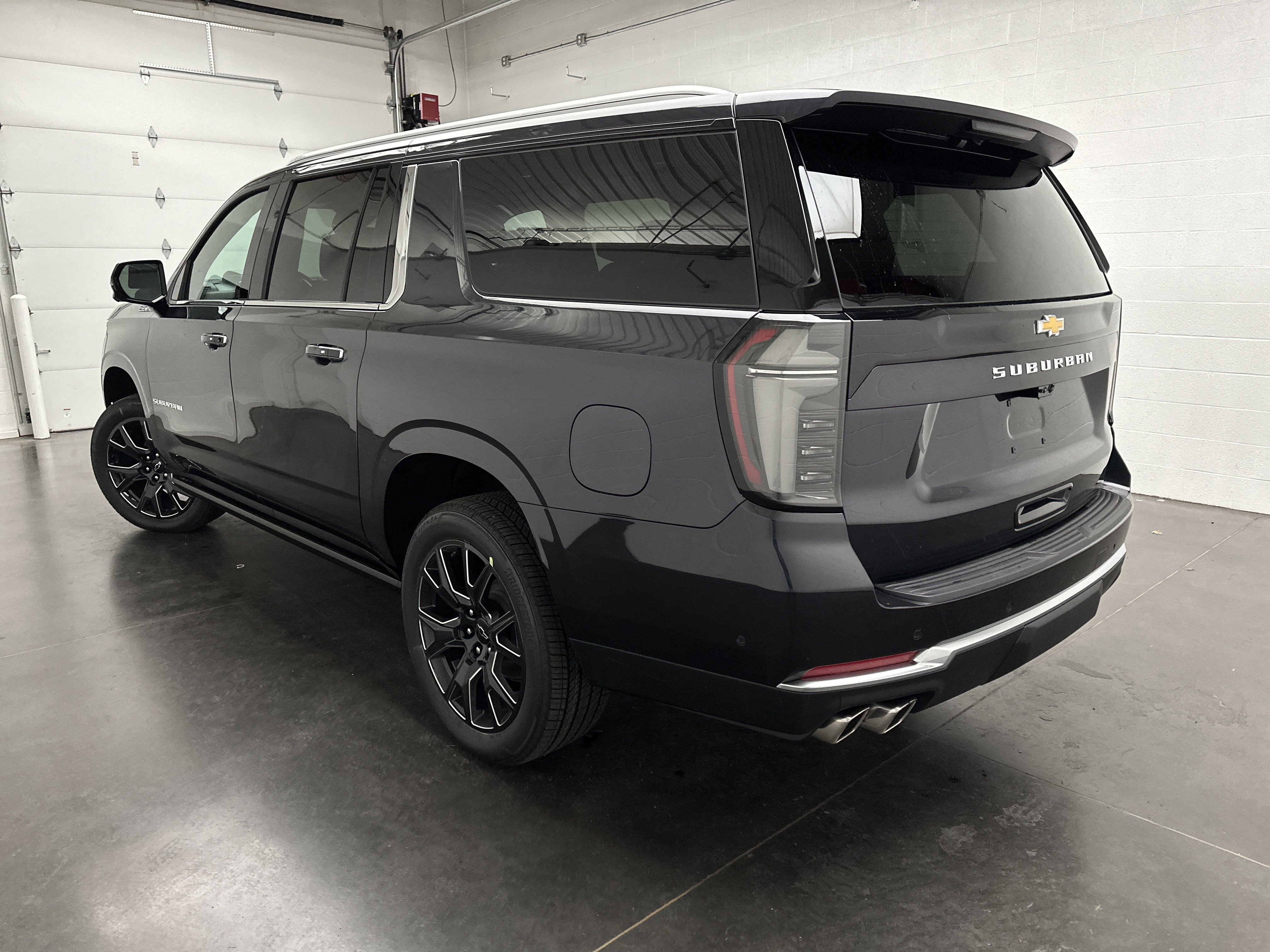 New 2026 Chevrolet Suburban High Country image 8