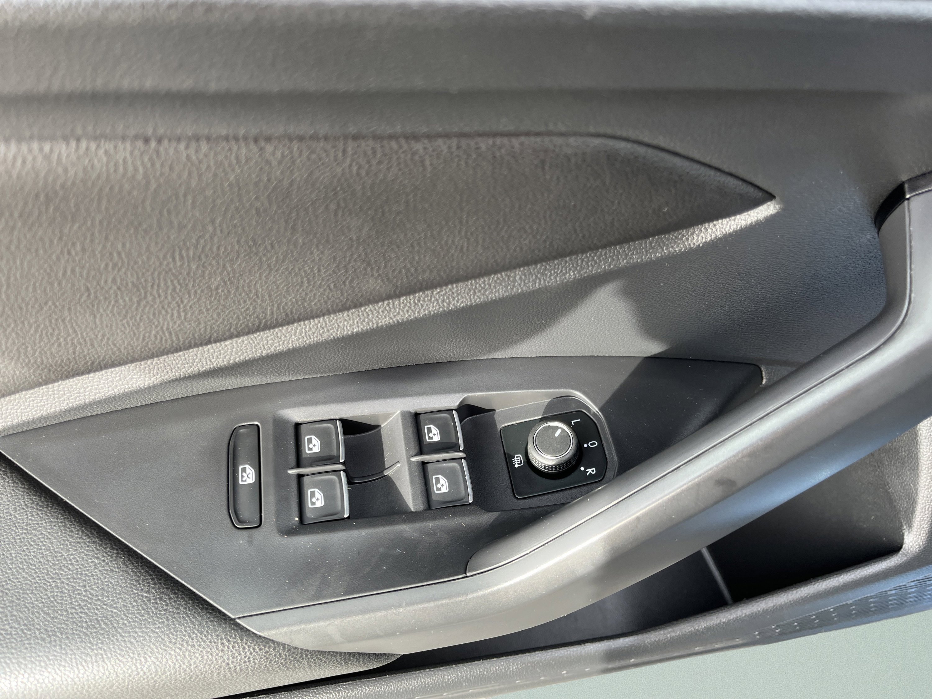 Used 2021 Volkswagen Jetta S w/ Driver Assistance Package image 17