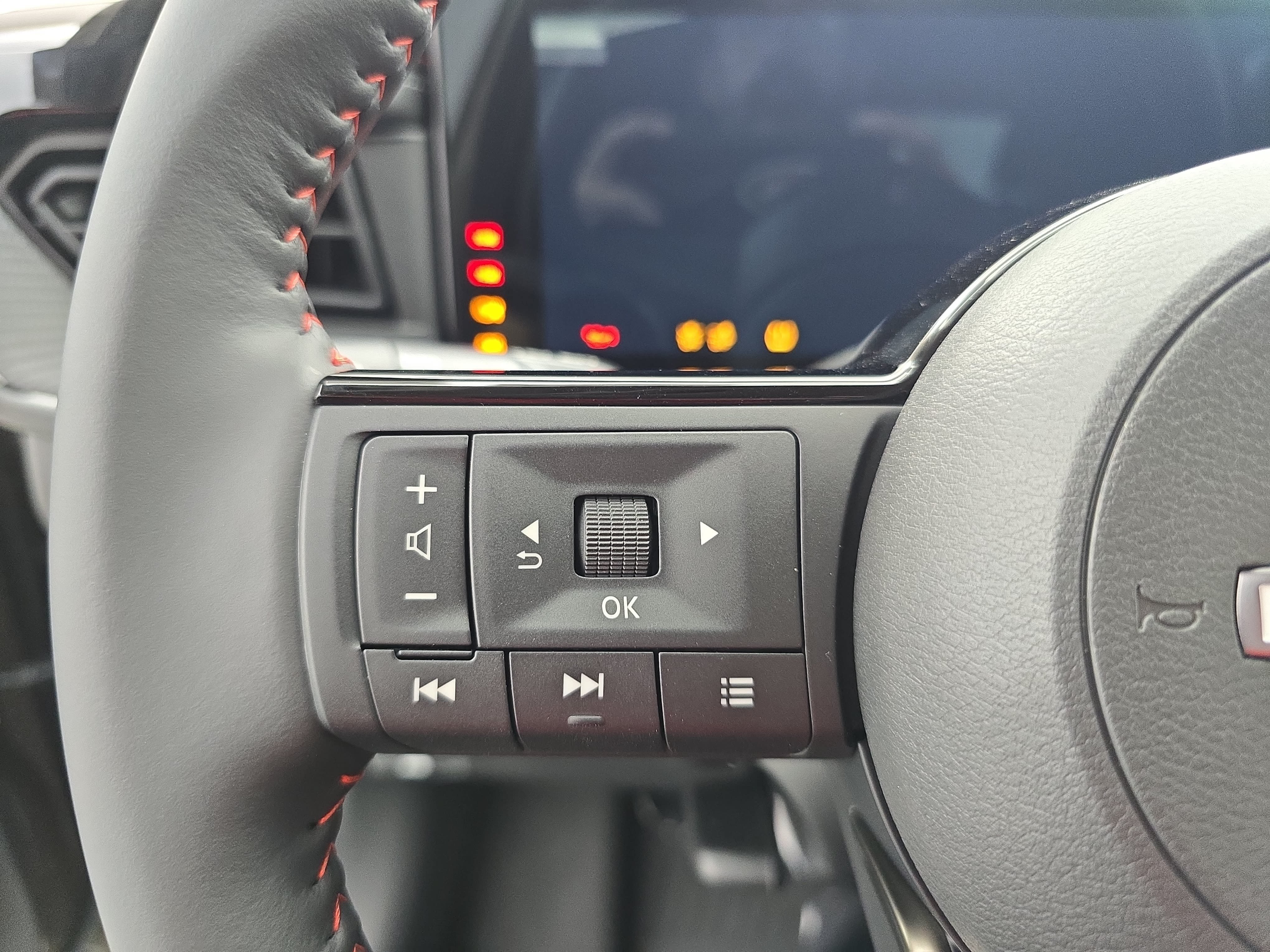 New 2026 Nissan Kicks SR w/ Cold Weather Package AWD/4WD image 16