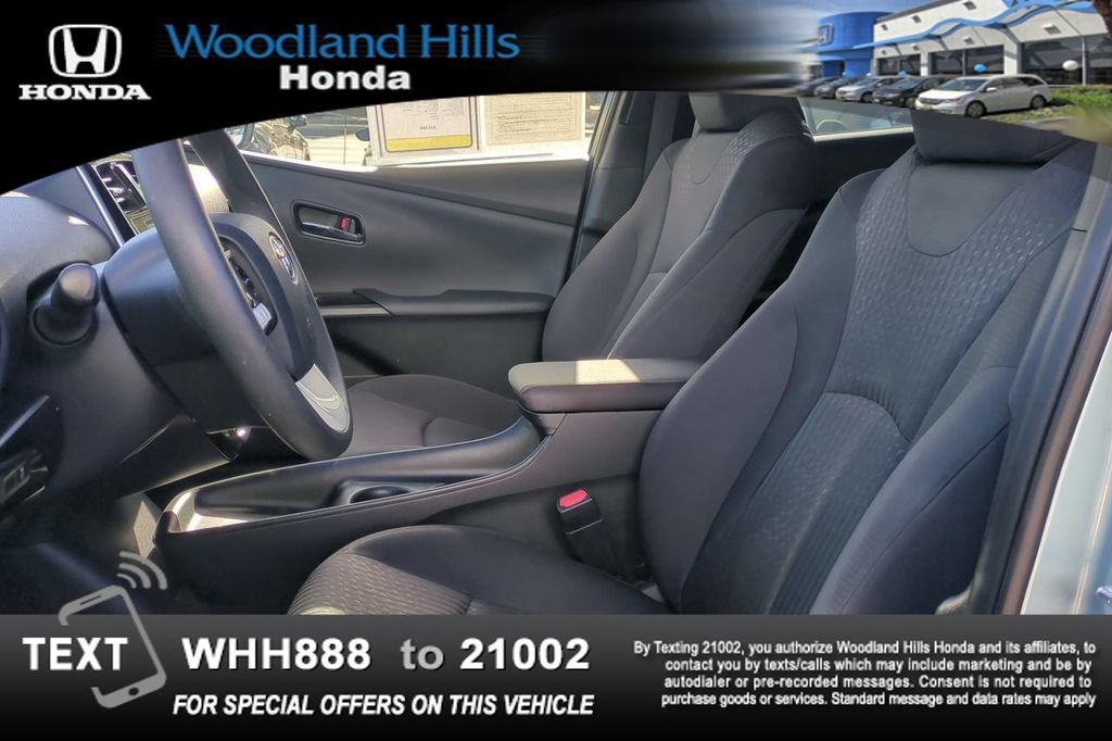 Used 2017 Toyota Prius Two w/ Carpet Mat Package FWD image 18