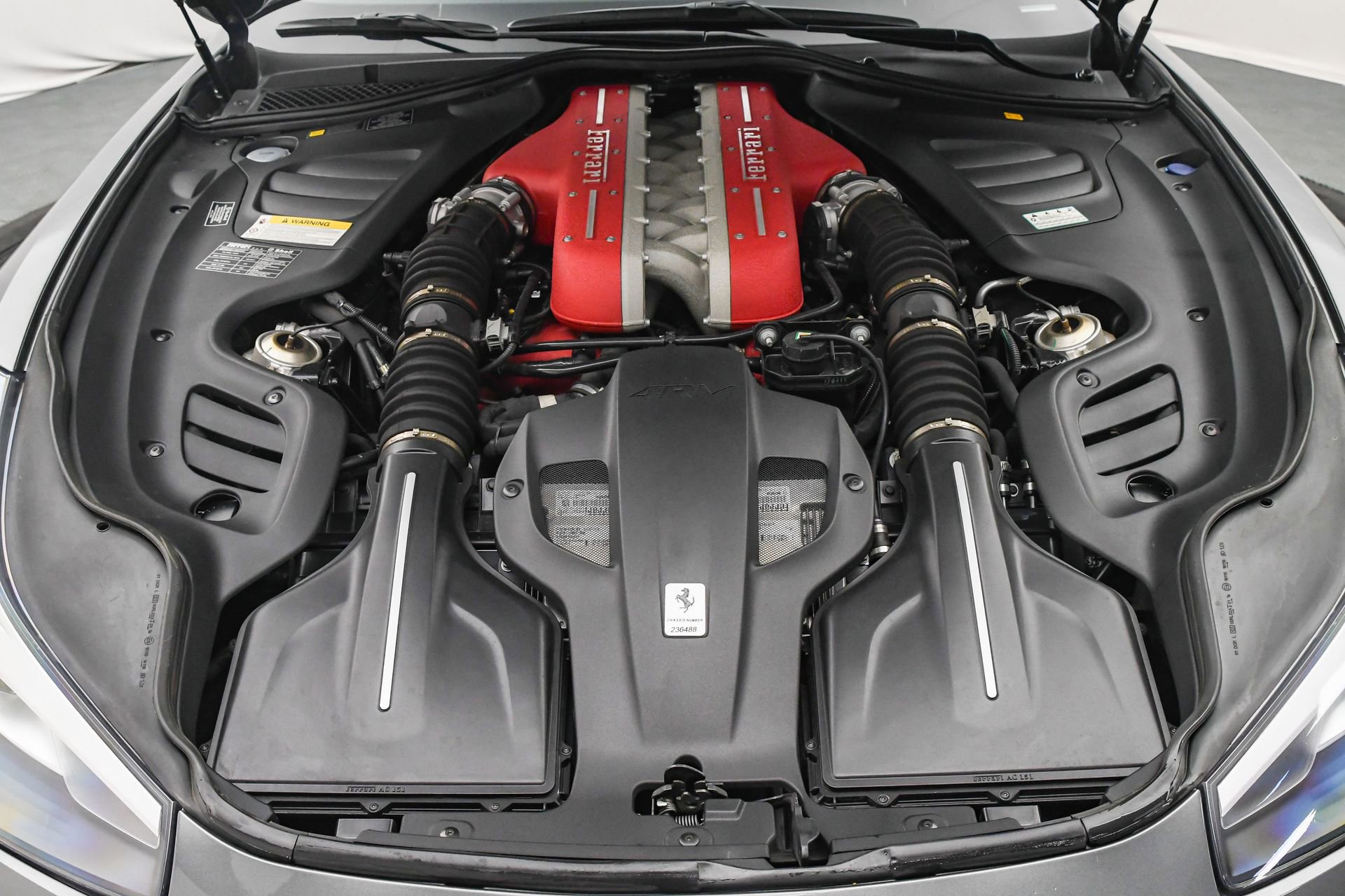 Used 2018 Ferrari GTC4Lusso image 32