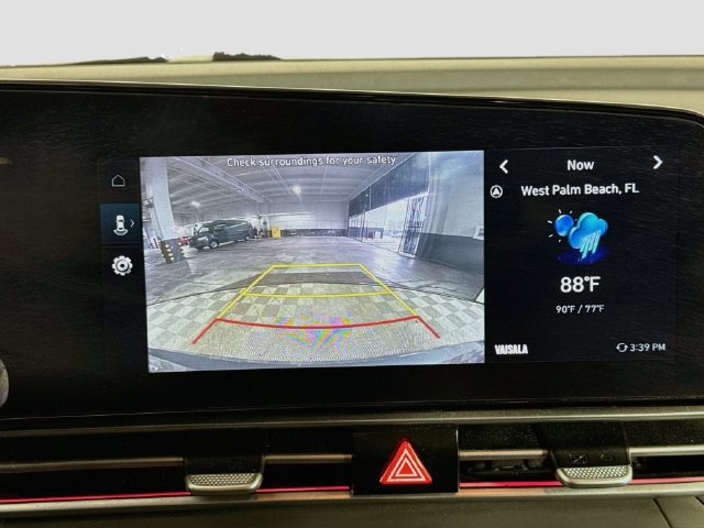 Used 2024 Hyundai Elantra SEL FWD image 18
