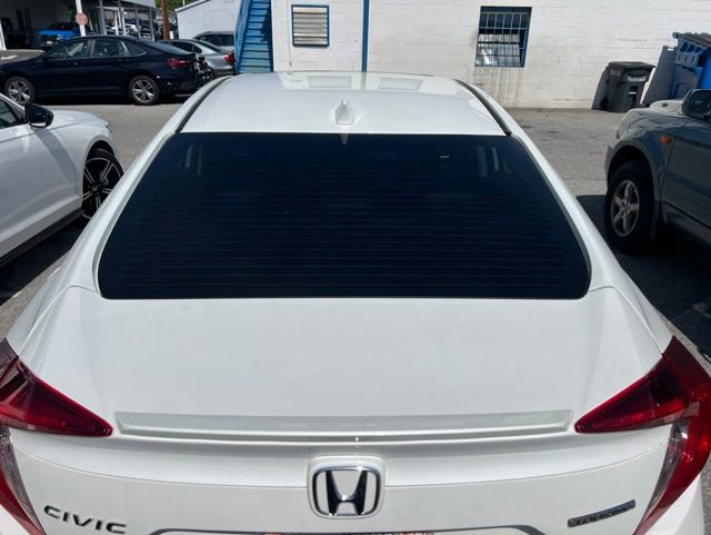 Used 2018 Honda Civic Touring image 2