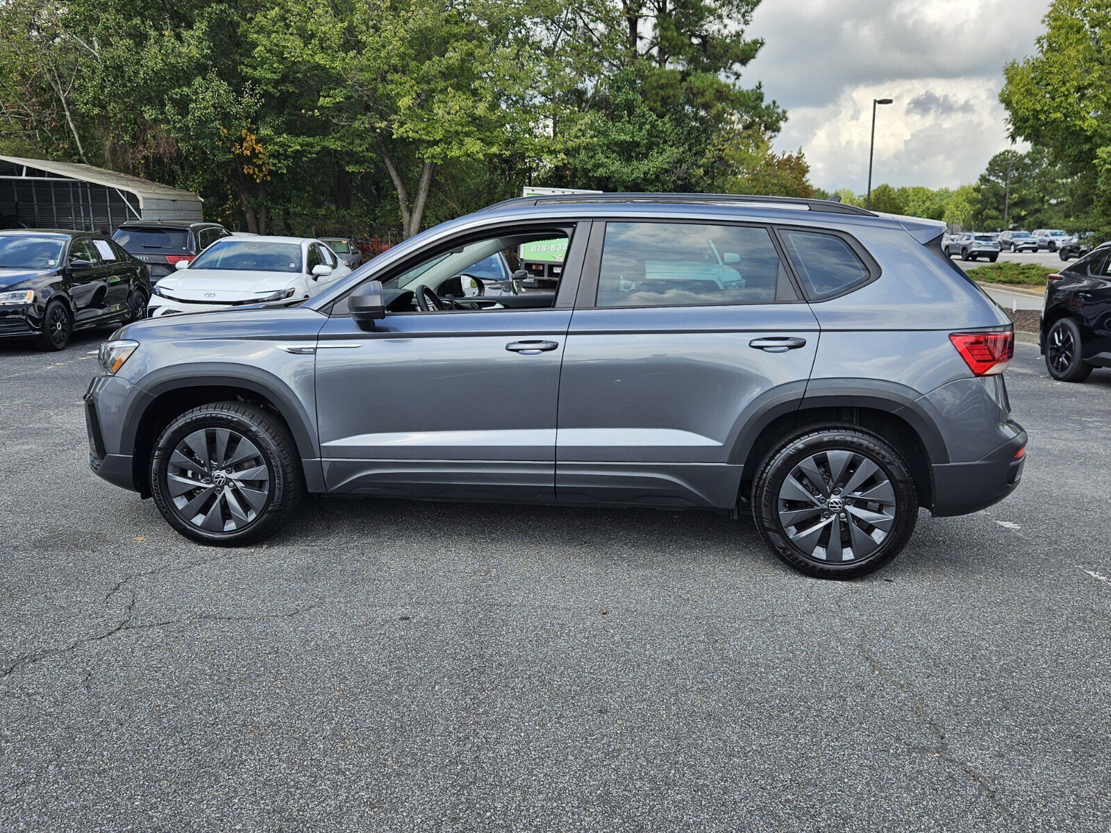 Used 2023 Volkswagen Taos S w/ Driver Assistance Package FWD image 8