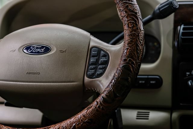 Used 2005 Ford F350 King Ranch AWD/4WD image 20