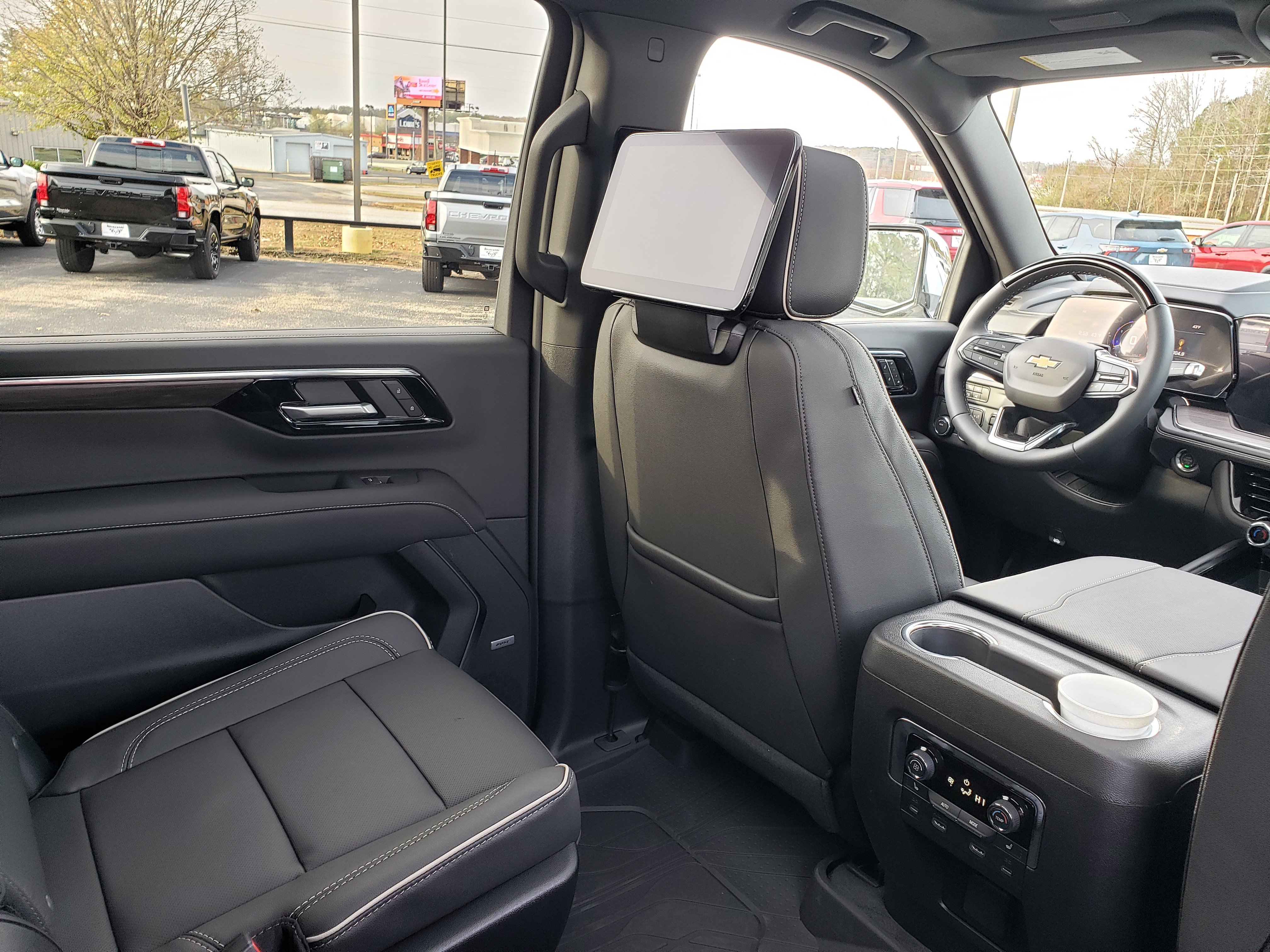 New 2026 Chevrolet Suburban Premier image 35