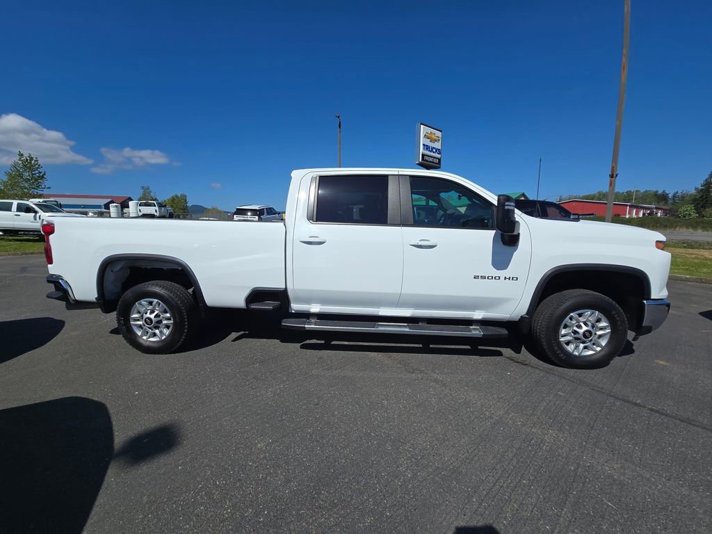 Used 2025 Chevrolet Silverado 2500 LT w/ Convenience Package AWD/4WD image 2