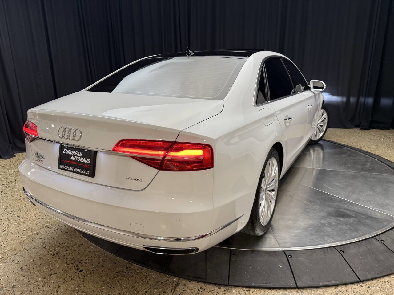 Used 2016 Audi A8 L 3.0T image 9