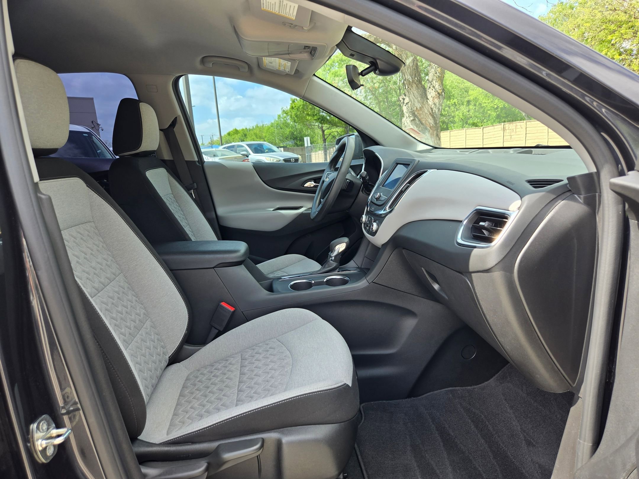 Used 2022 Chevrolet Equinox LS image 21