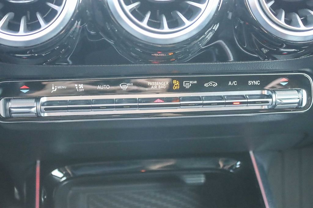 Used 2021 Mercedes-Benz GLA 250 4MATIC image 29