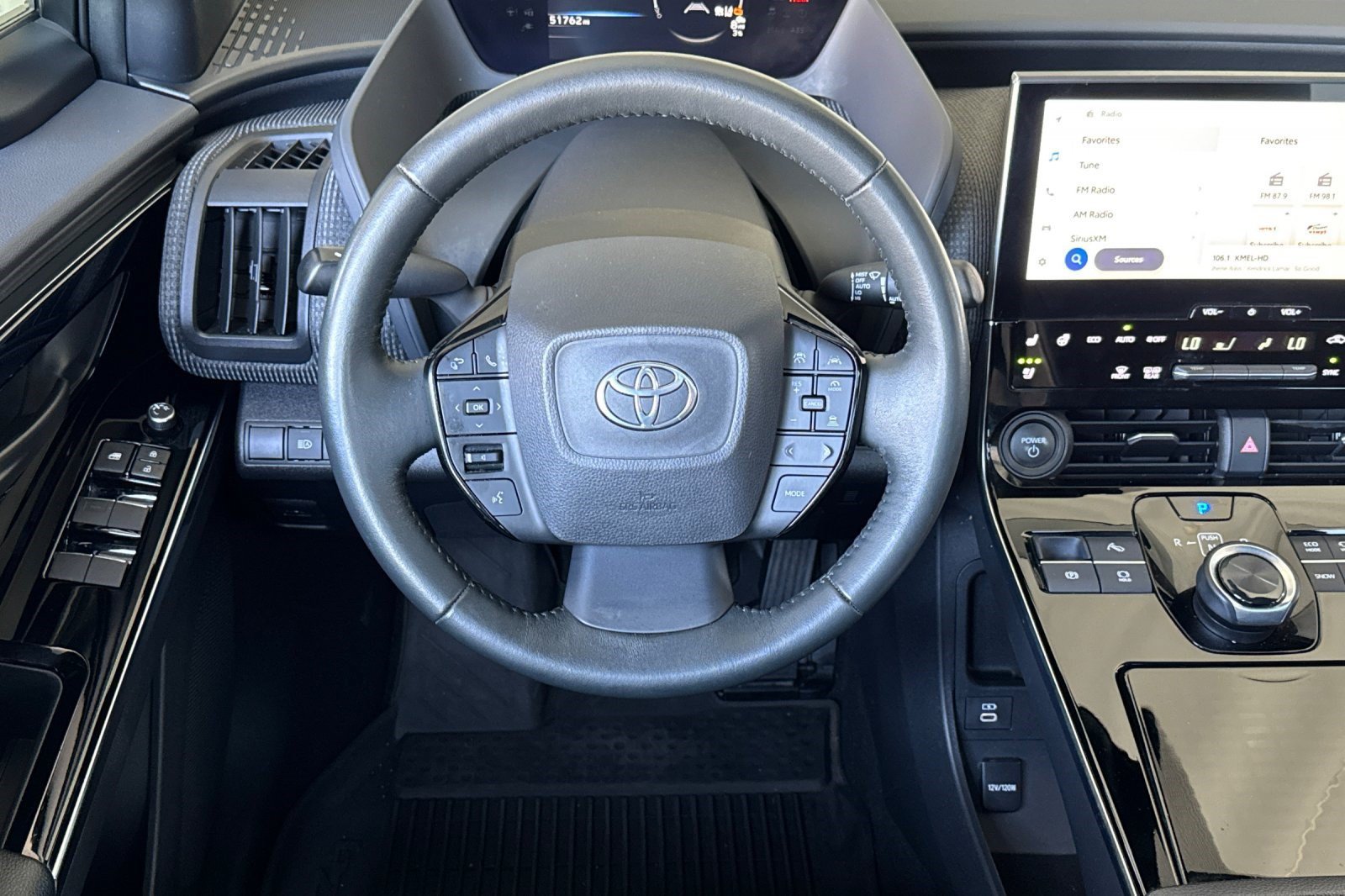 Used 2023 Toyota bZ4X FWD image 31