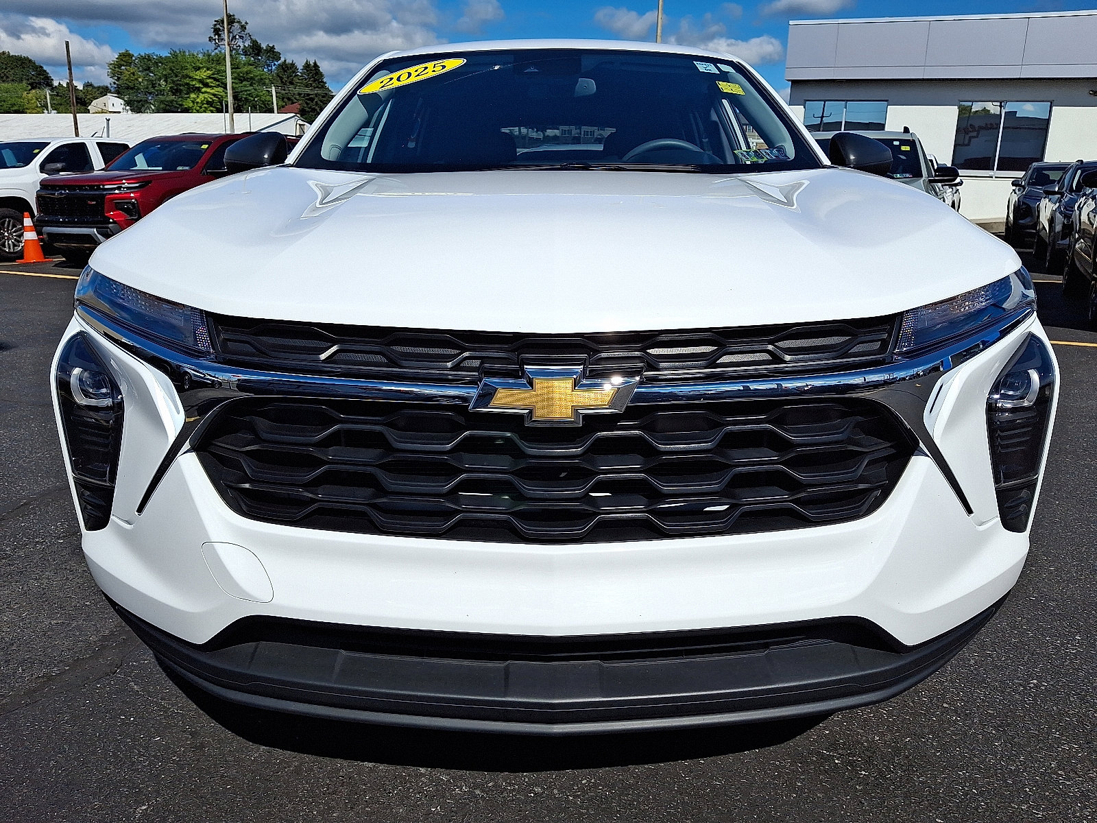 Used 2025 Chevrolet Trax LS image 8