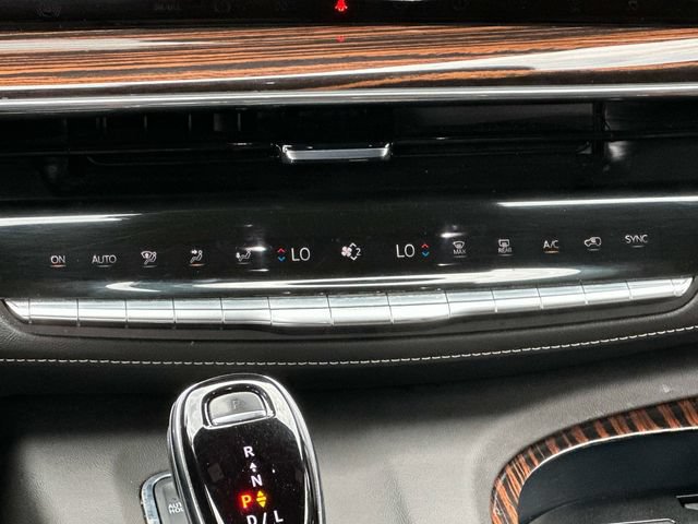 Used 2024 Cadillac Escalade ESV Luxury w/ LPO, Floor Liner Package AWD/4WD image 4