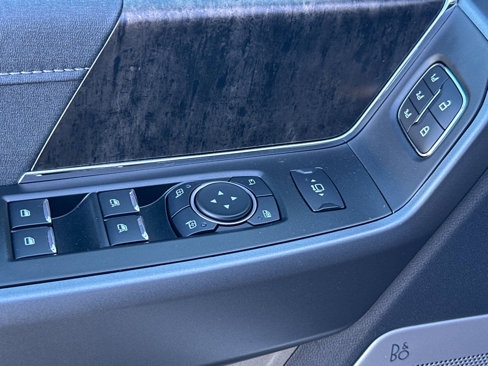 New 2025 Ford F350 Lariat w/ Lariat Ultimate Package image 12