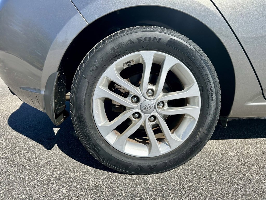 Used 2012 Kia Forte EX image 30