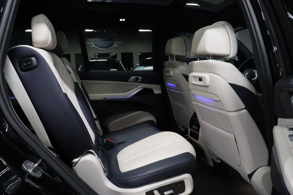 Used 2020 BMW X7 M50i w/ Dynamic Handling Package image 20