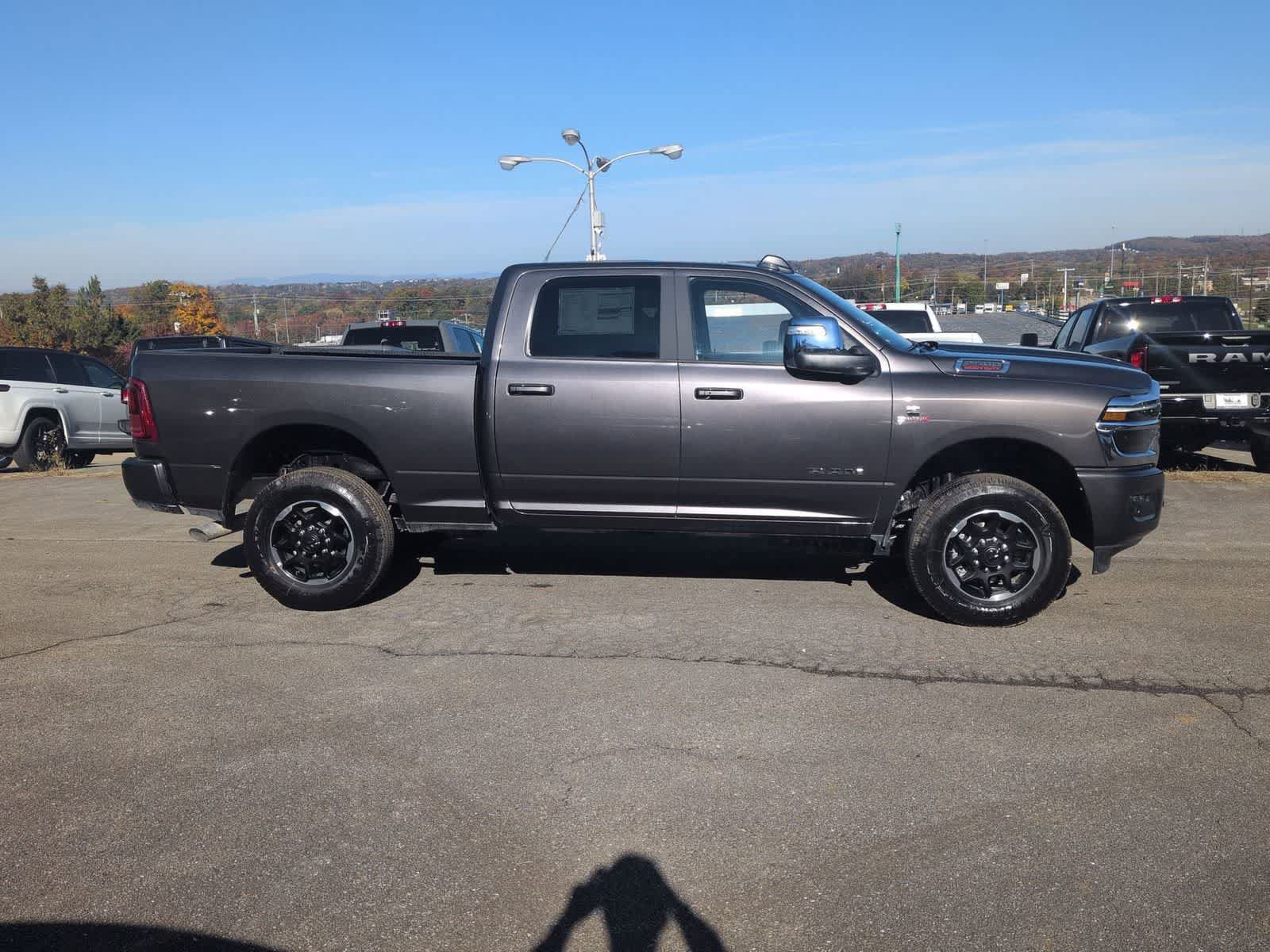 New 2026 RAM 2500 Laramie AWD/4WD image 9