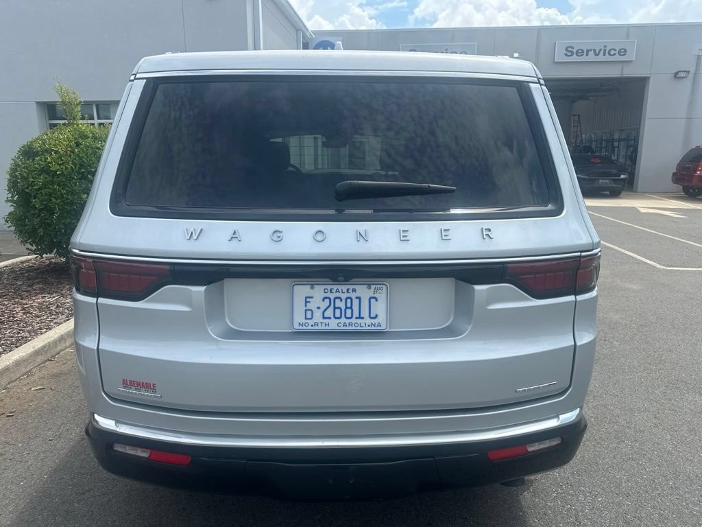 Used 2022 Jeep Wagoneer Series III w/ Premium Group I AWD/4WD image 5