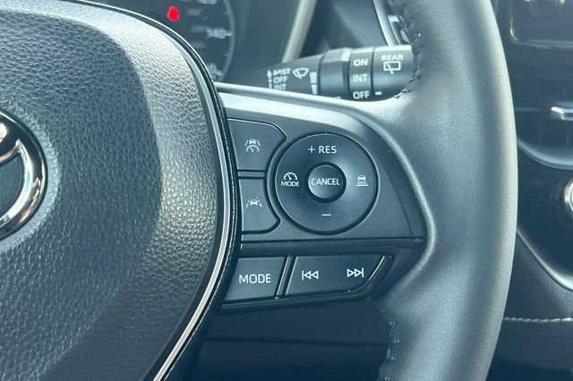 Used 2024 Toyota Corolla SE w/ SE Package image 31