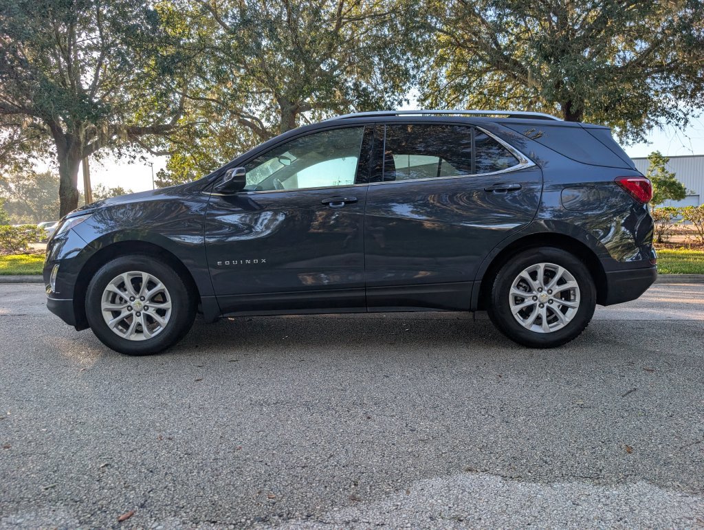 Used 2018 Chevrolet Equinox LT w/ Sun & Infotainment Package FWD image 5