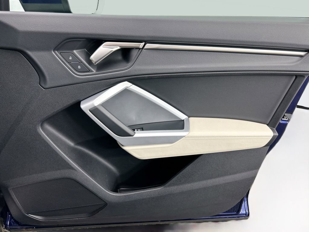 Certified 2025 Audi Q3 2.0T Premium w/ Convenience Package image 23