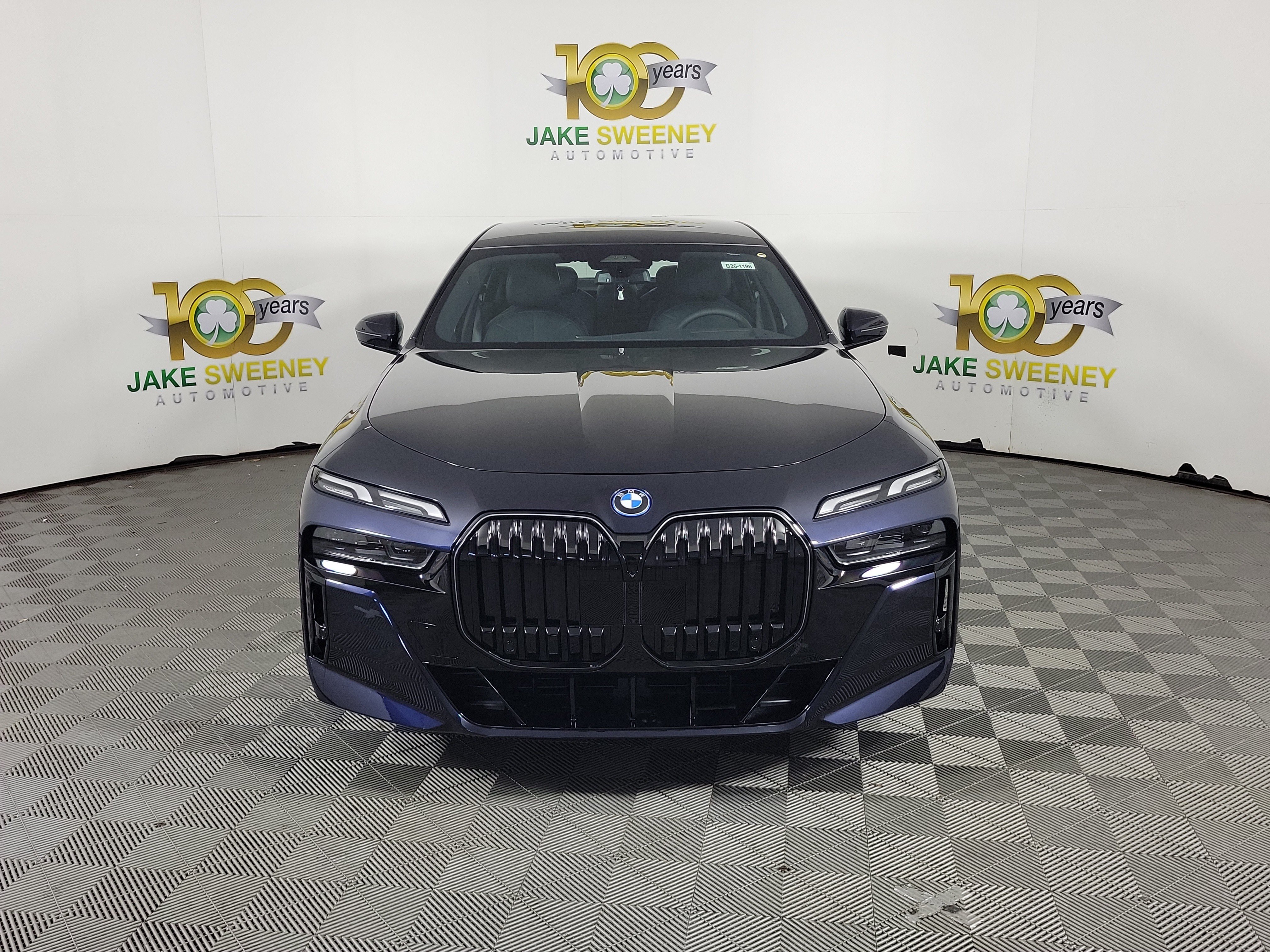 New 2026 BMW i7 xDrive60 w/ Premium Package AWD/4WD image 2