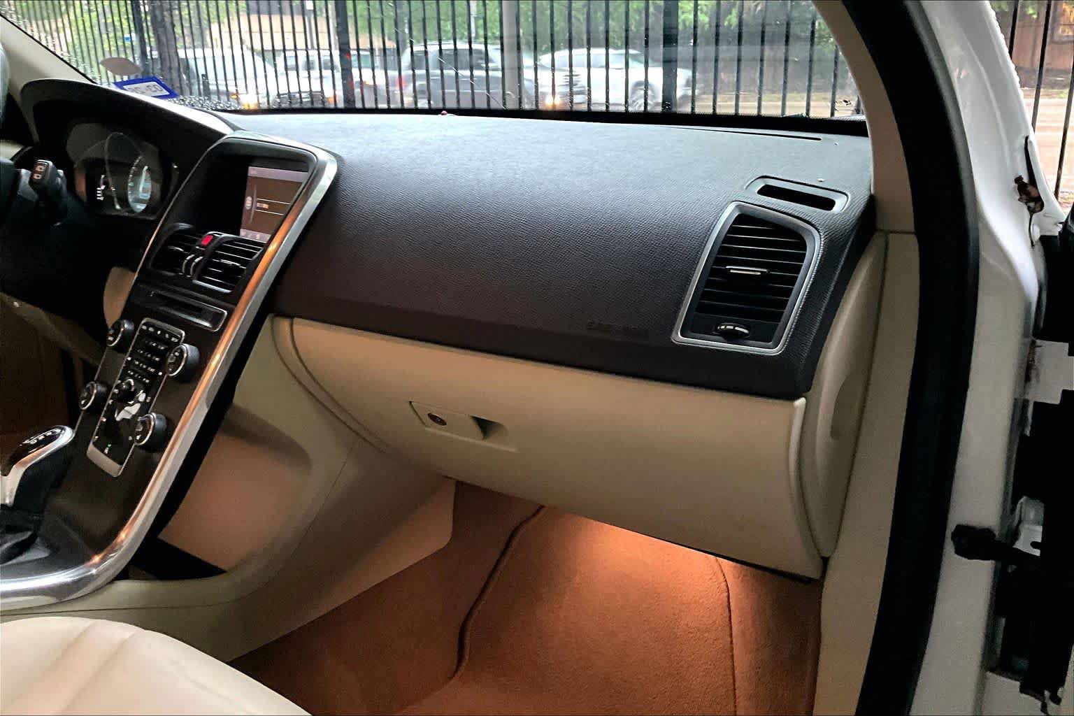 Used 2015 Volvo XC60 T5 Premier Plus FWD image 18