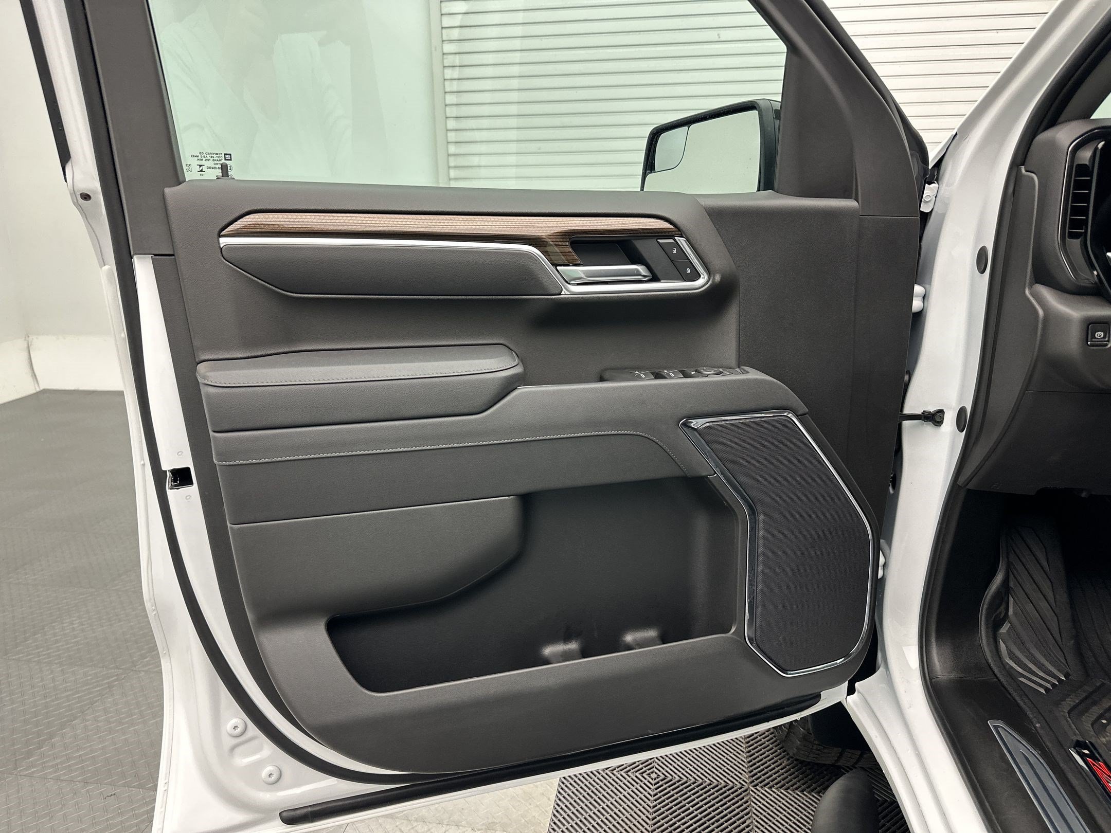 New 2026 Chevrolet Silverado 1500 LT Trail Boss w/ LPO, Dark Essentials Package AWD/4WD image 13