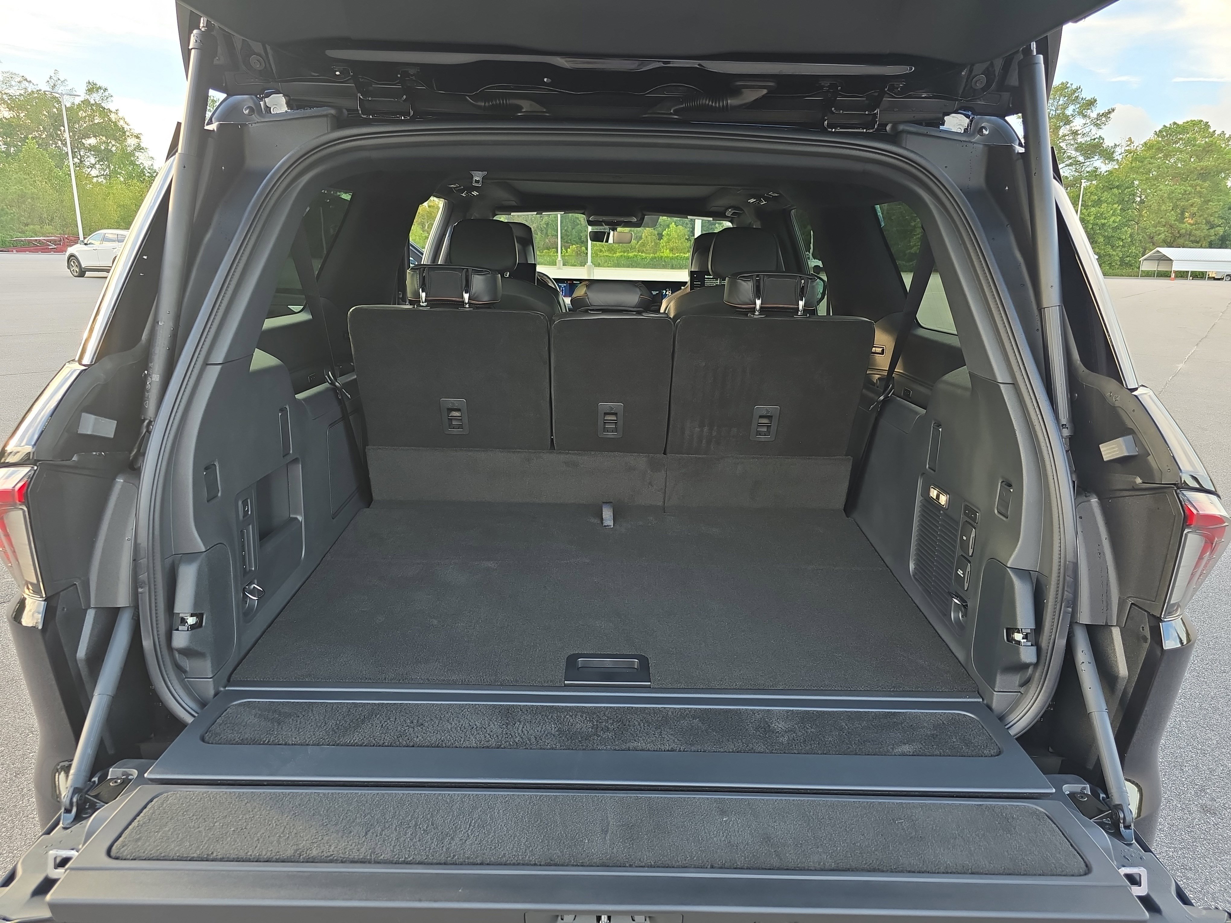 New 2025 Lincoln Navigator L Black Label image 13