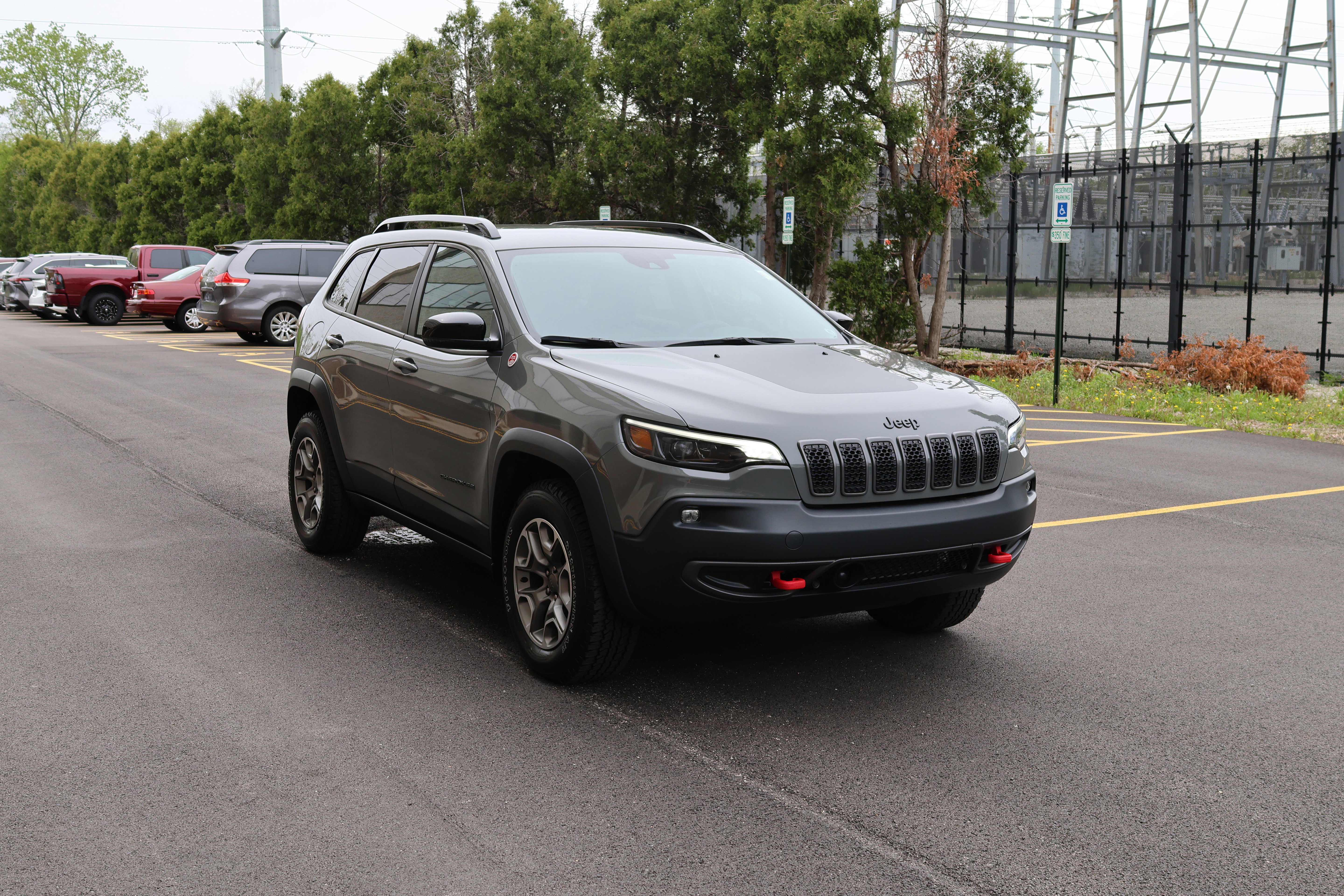 Used 2022 Jeep Cherokee Trailhawk AWD/4WD image 30