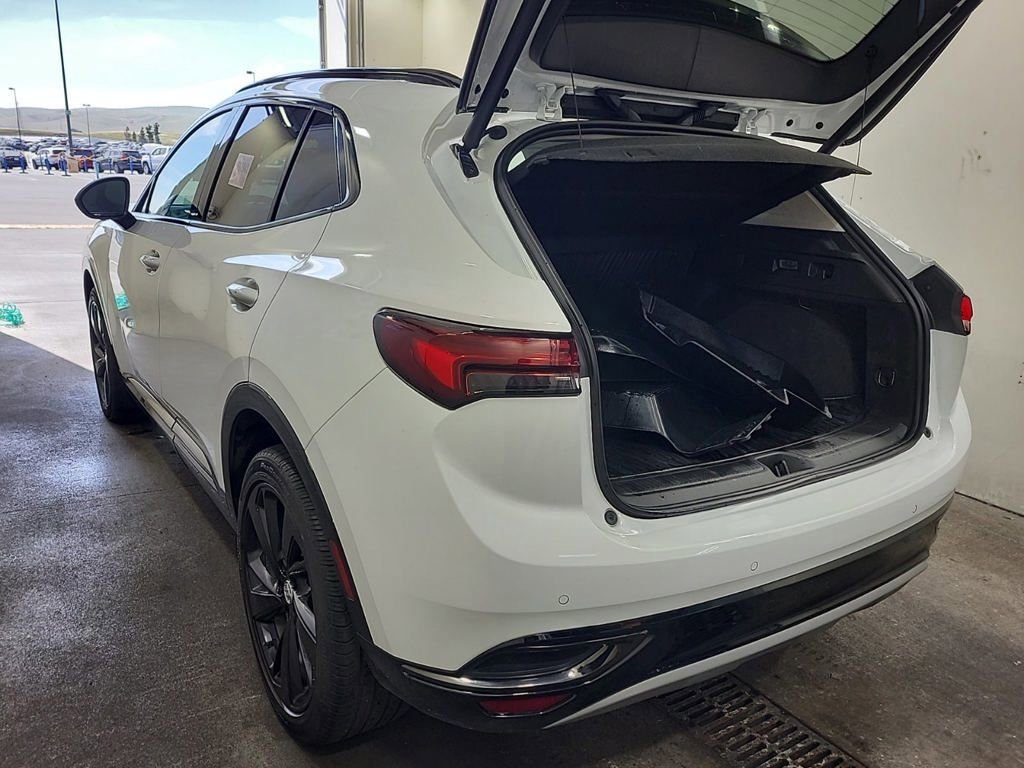 Used 2023 Buick Envision Essence w/ Technology Package I image 3