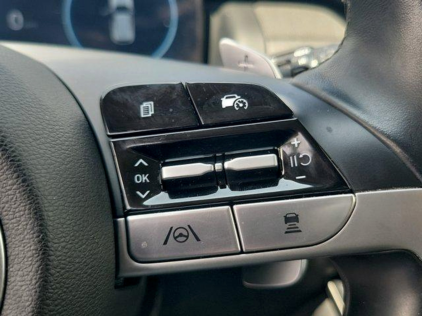 Certified 2024 Hyundai Tucson Limited FWD image 28