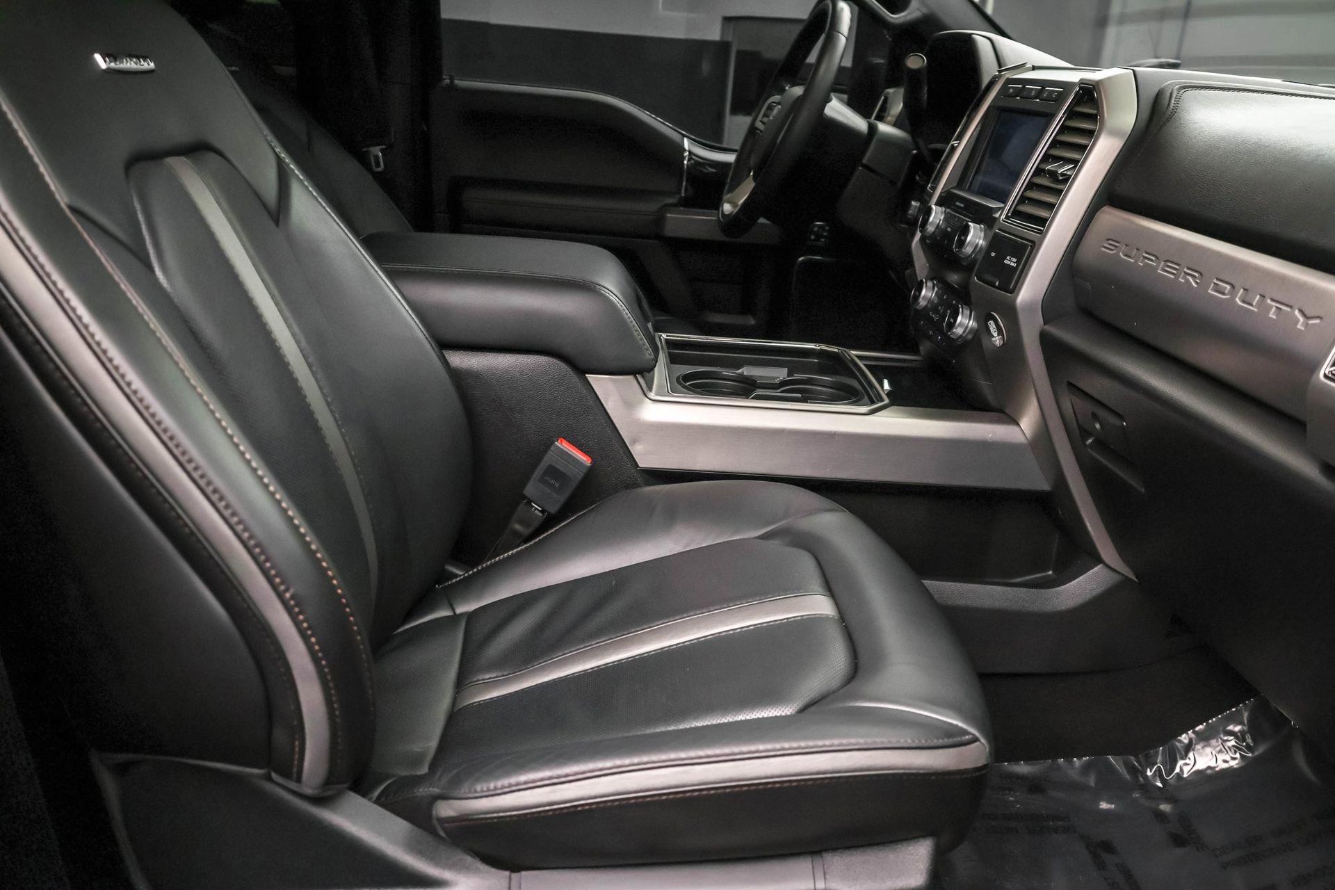 Used 2020 Ford F250 Platinum w/ Tremor Off-Road Package image 38